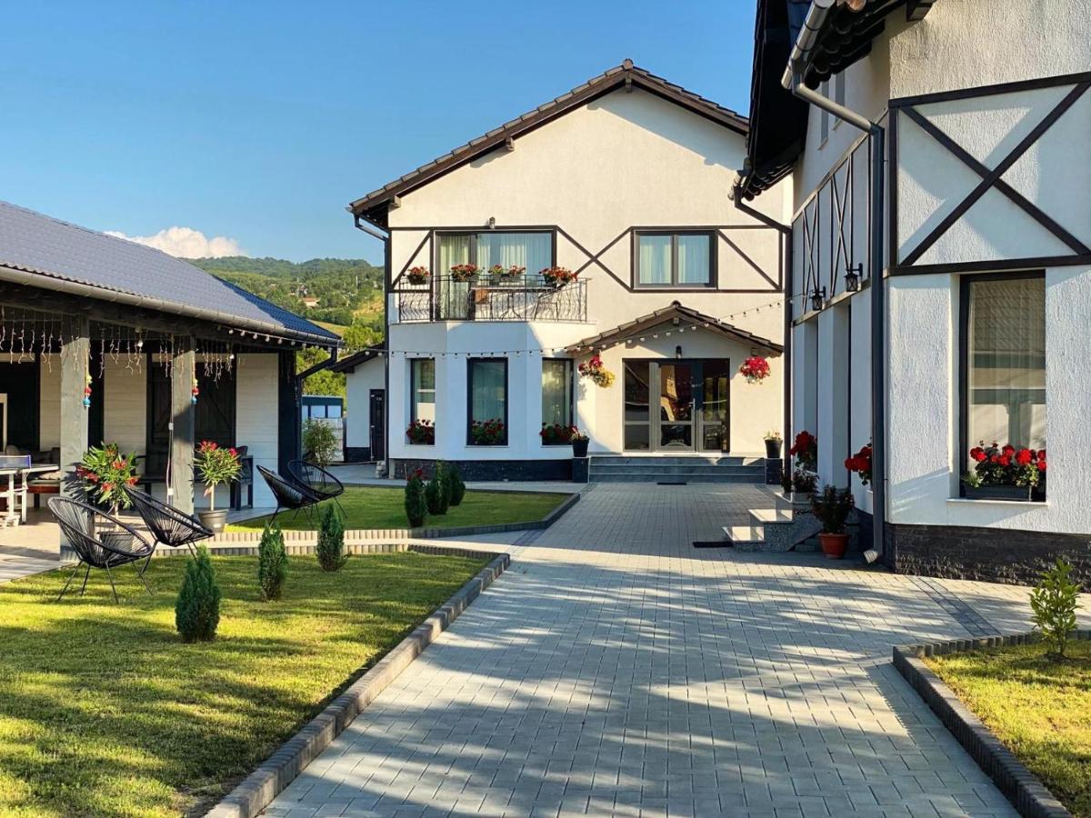 Готель Casa Raira Barcani Екстер'єр фото